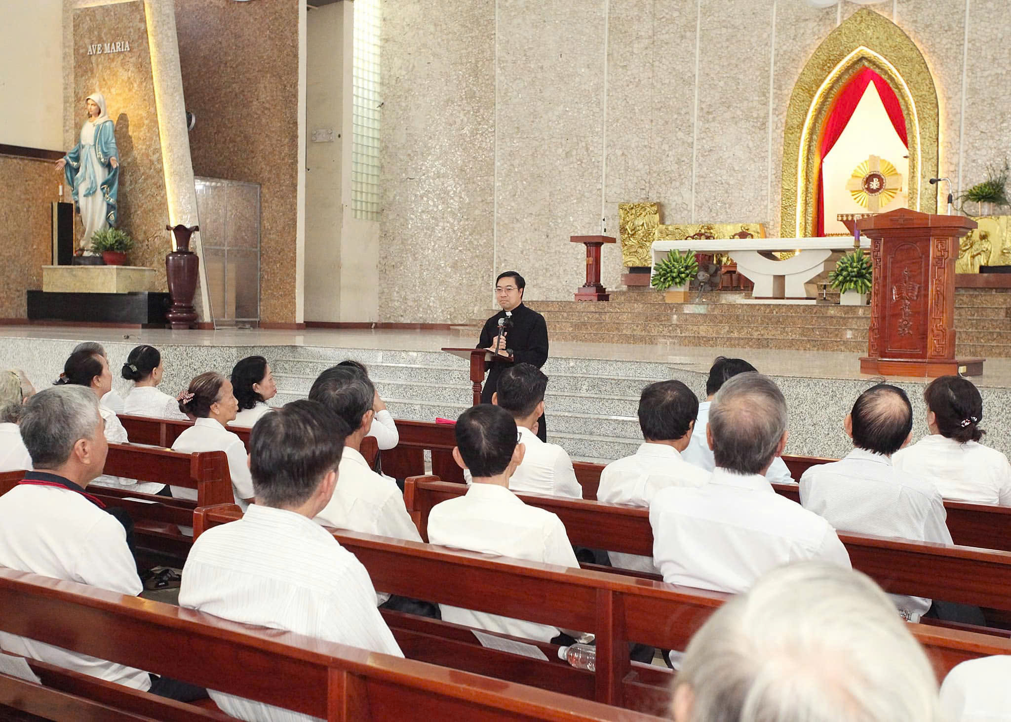 Giáo xứ Tân Việt hành hương Năm Thánh